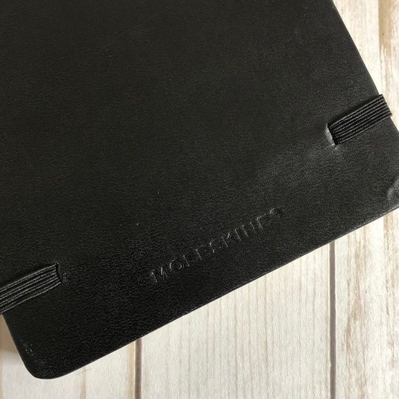 Moleskine Hardcover Blank Reporter - Picture 4 of 4